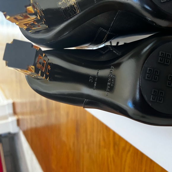 😊SOLD😊Givenchy G Cube Ankle black booties in size 37 - Picture 11 of 14